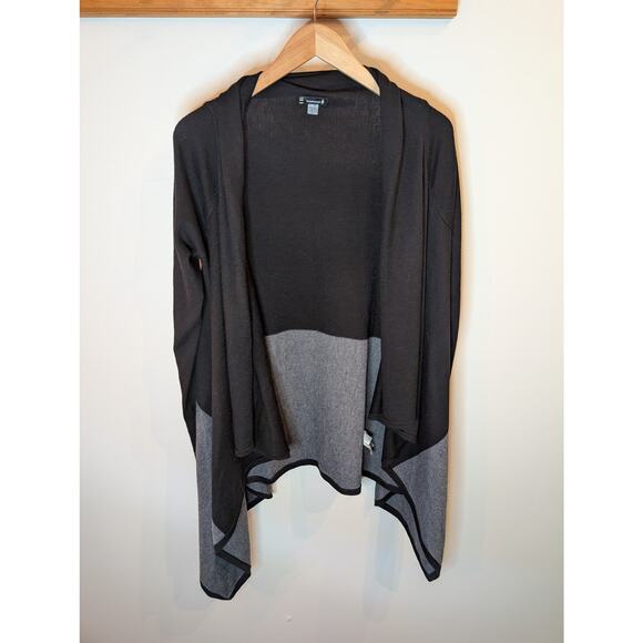 B02 - Picture 2 of 6